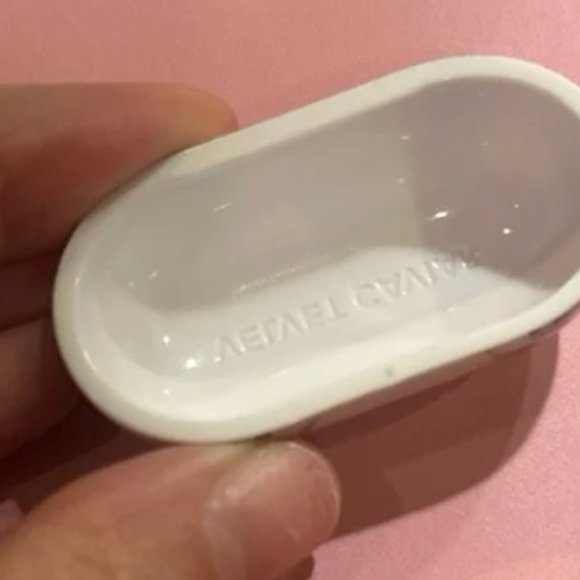 Velvet Caviar AirPod 2nd generation evil eye case - Picture 3 of 3